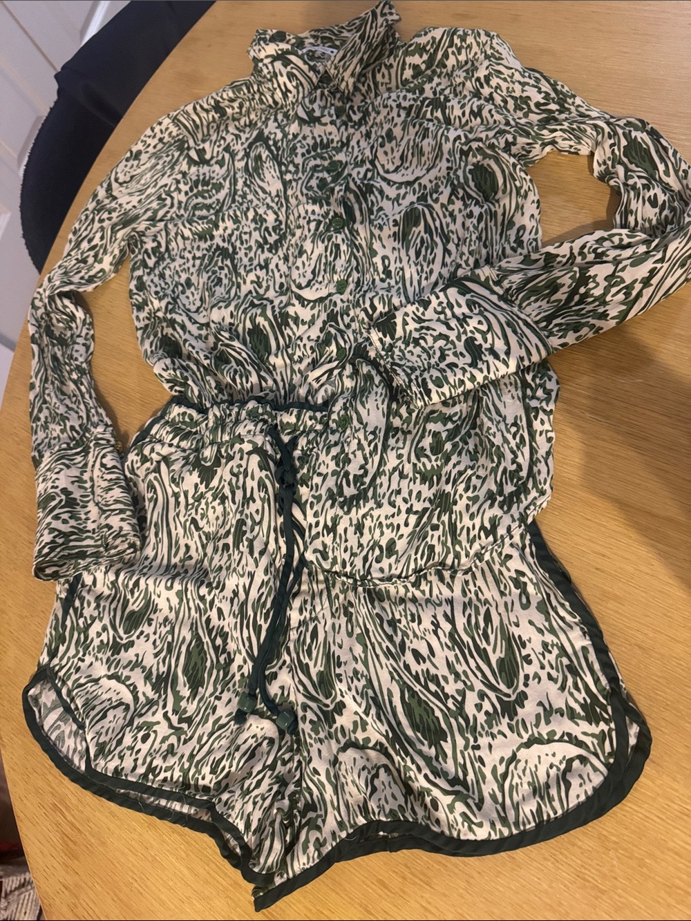 Zara Green Printed co-ord Set! Short + flowy button up!
